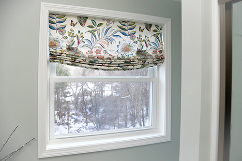 Floral roman shade - Everything you need to know about window treatments - New England Interior Design